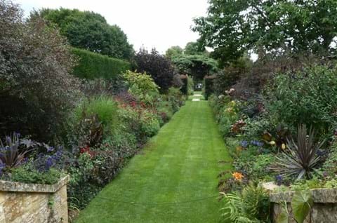 Visit Hidcote Manor Gardens image
