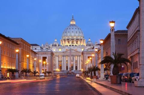 Explore The St Peters Basilica On A Guided Tour image